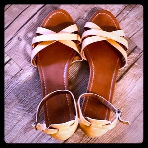 Low Wedge Sandals 👡